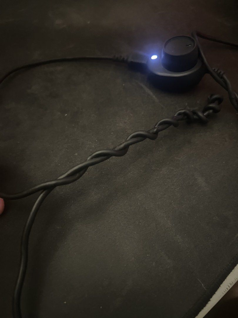 SteelSeries Arctis 5 (Category: Headphones & Headsets) located in Quezon City. Submitted by psellsss (Listing ID 1421604243, Image 2). Description: SteelSeries Arctis 5 - No box - ISSUE: Left ear sometimes cuts out audio - ISSUE: Cable tangled up - ISSUE: Mic works but no red mute light - Replacement ear cuffs - LED all working - Mixer working Mop: gcash loc: QC.