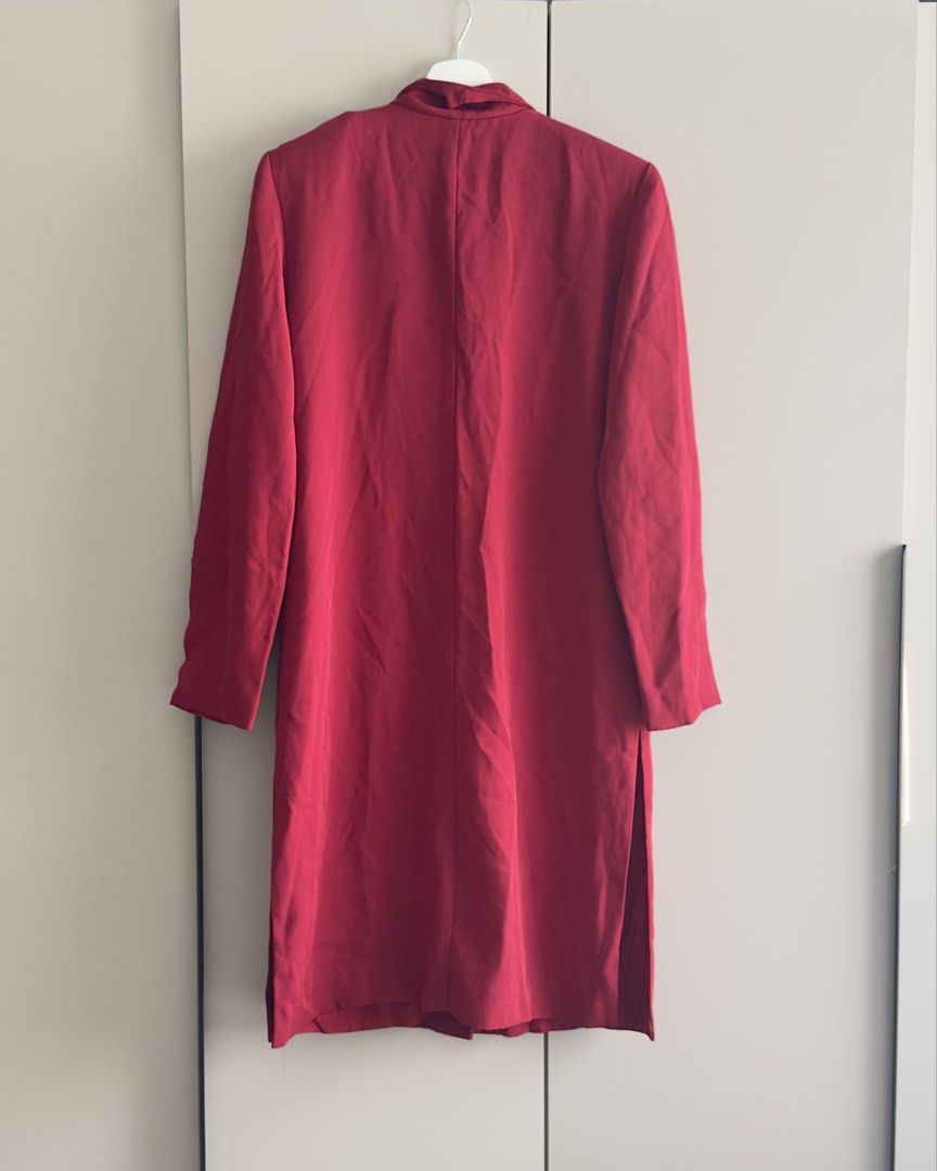 Trenchcoat (Category: Activewear) located in Makati City. Submitted by clothique.ph (Listing ID 1421458903, Image 3). Description: Trenchcoat i Slacks fabric Fits to medium frame no flaws .