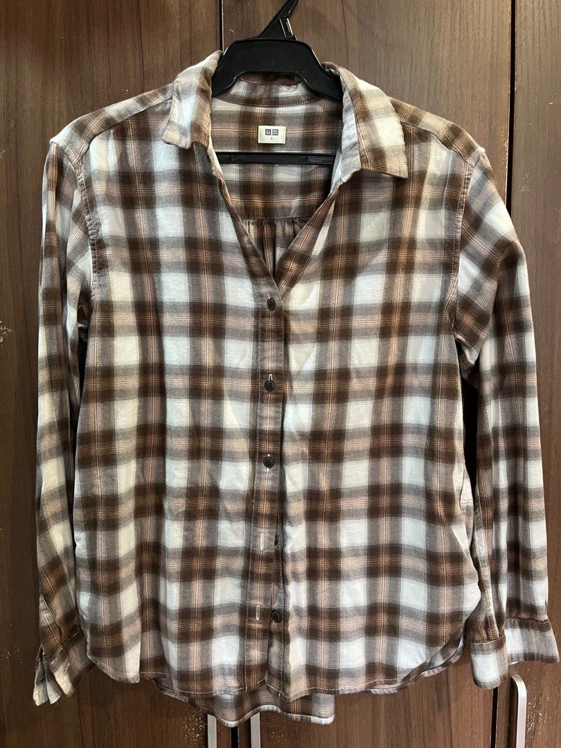 Uniqlo Plaid Longsleeves Top (Category: Longsleeves) located in Manila. Submitted by nglcst (Listing ID 1421495889, Image 2). Description: - used once - rfs: decluttering and not my style.