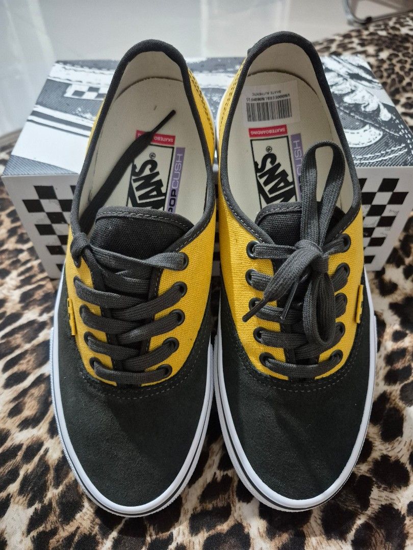 Vans Skate Authentic Fade Black/Mustard (Category: Sneakers) located in Caloocan City. Submitted by danahsaur (Listing ID 1421597306, Image 3). Description: - Vans Skate Authentic shoes - Color: Black and Mustard - Size: UK 7 / EUR 40.5 / CM 26.0 - Classic lace-up design - White sole - Brand new, never worn - Includes original box.
