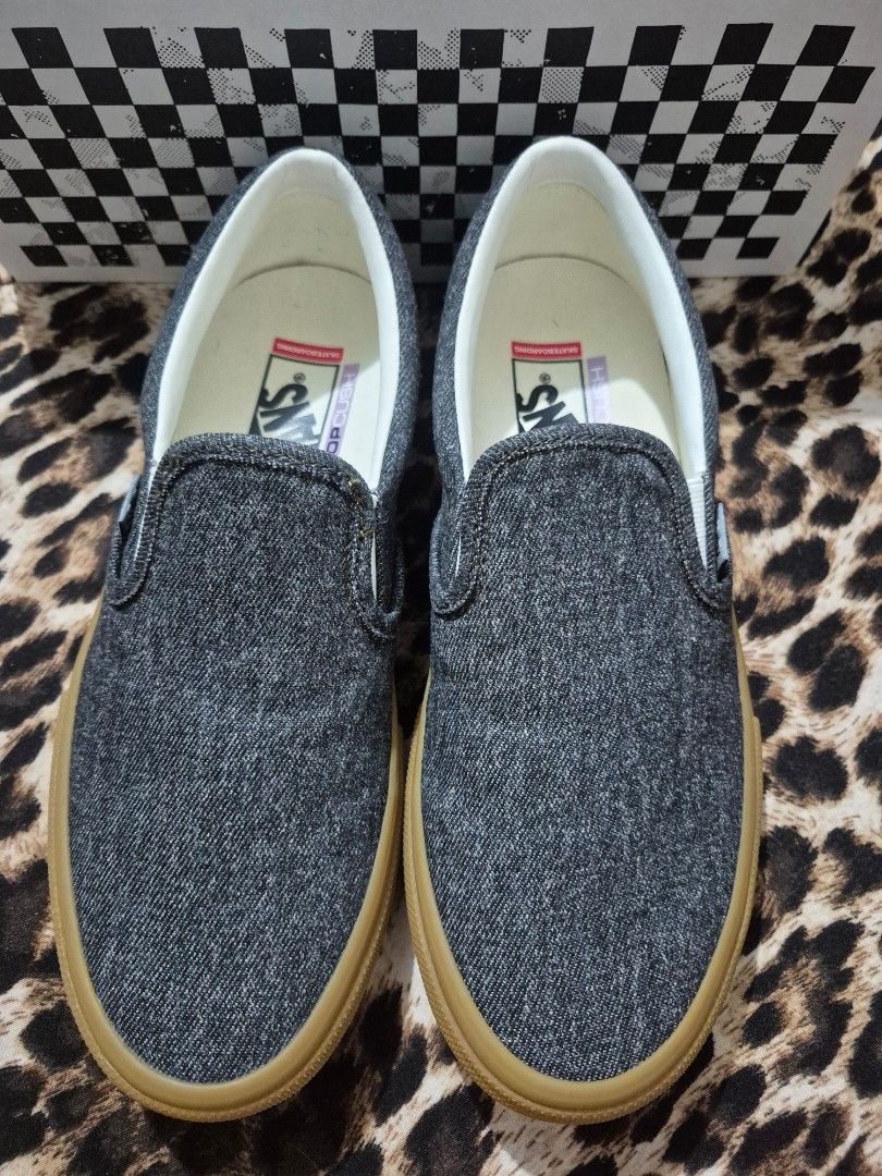 Vans Skate Slip-On Black Denim (Category: Sneakers) located in Caloocan City. Submitted by danahsaur (Listing ID 1421597751, Image 1). Description: -Vans Skate Slip-On in black denim. -Features a gum sole and PopCush insoles. -The shoes are size 8.0 (US Men's), 7.0 (UK), and 40.5 (EUR). -The box shows the original price of ₱4,998.00. The shoes are new and unworn..