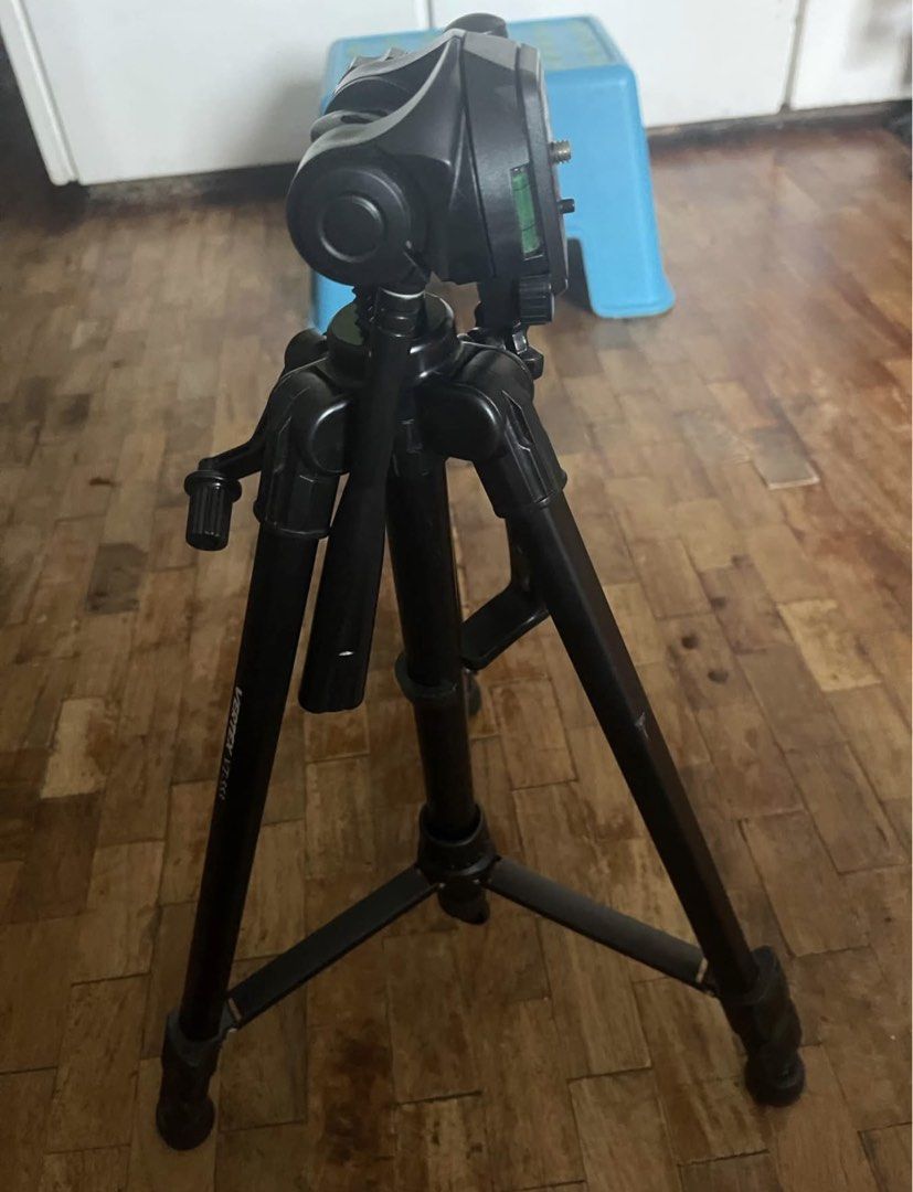 Vertex VT-553 Tripod (Category: Tripods & Monopods) located in Makati City. Submitted by xaannee (Listing ID 1421457983, Image 2). Description: - Vertex VT-553 tripod - Adjustable legs for versatile shooting angles - Multi-directional head - Quick-release plate for easy camera mounting - Black color - In good working condition - Ideal for photography and videography Pick up at makati.