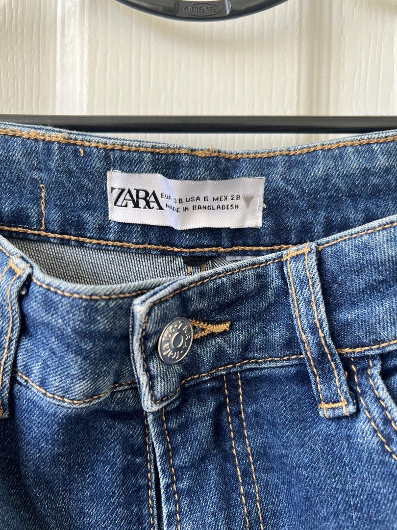 Zara High Waist Jeans (Category: Jeans) located in Quezon City. Submitted by millevlrd_ (Listing ID 1421510684, Image 2). Description: - Zara high-waisted jeans - Classic blue wash - Straight-leg style - Button and zipper closure - Front and back pockets - Size: 27-28 waistline - Made in Bangladesh.