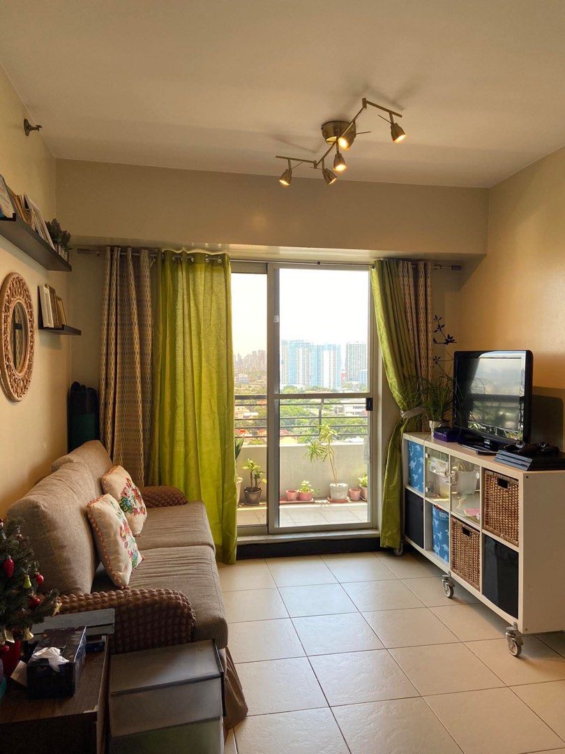 3BR Unit with Parking @ The Amaryllis for Rent (Category: Apartments & Condos) located in Quezon City. Submitted by sweetpea26 (Listing ID 1421745587, Image 3). Description: 3-Bedroom Condo Unit for Rent at The Amaryllis – Quezon City Comfortable and spacious 3-bedroom condo unit at The Amaryllis by DMCI Homes, centrally located in Quezon City, ideal for families or professionals. Unit Features: • Well-proportioned 3-bedroom layout • Bright livin