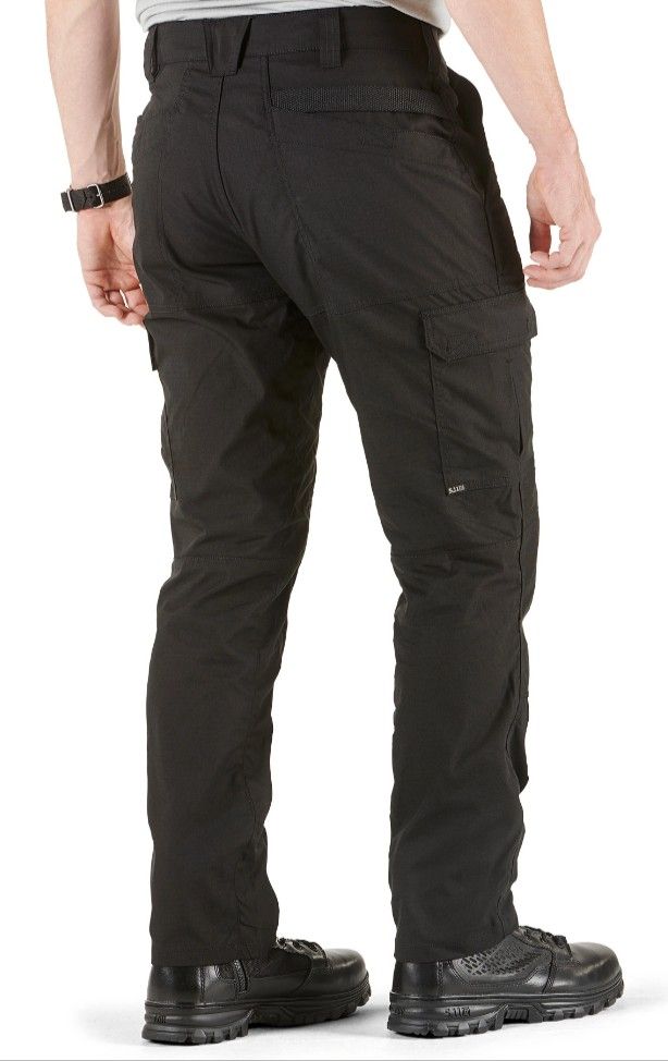 5.11 Tactical 74512-724A BR Pro Pant (authentic) (Category: Activewear) located in Cebu City. Submitted by westleygics18 (Listing ID 1421746310, Image 2). Description: 5.11 Tactical 74512-724A BR Pro Pant (authentic) As New Condition Size 30-32 Waistline Length 38 inches Dm.