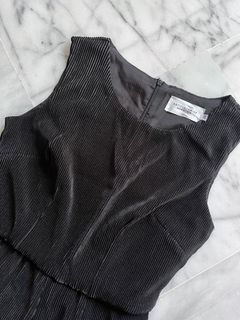 (Category: ) located in . Submitted by styledbypetite (Listing ID 1421673265, Image 1). Description: .