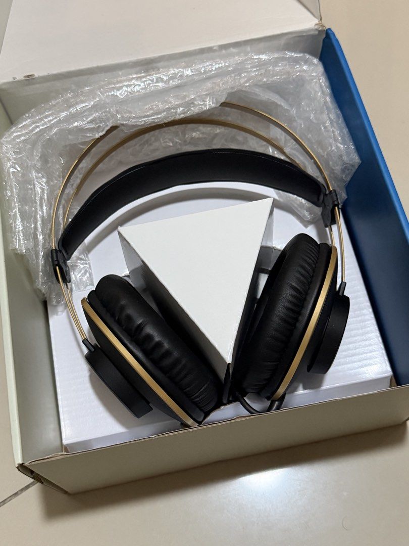 AKG K92 Closed-Back Headphones (Category: Headphones & Headsets) located in Quezon City. Submitted by magustore (Listing ID 1421638097, Image 2). Description: - AKG K92 closed-back headphones - Stylish gold and black design - Includes original box - Designed and engineered in Vienna - Comes with original packaging.