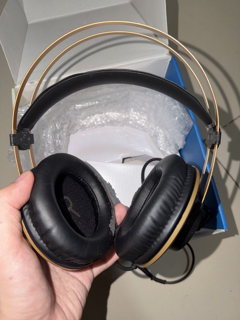 AKG K92 Closed-Back Headphones (Category: Headphones & Headsets) located in Quezon City. Submitted by magustore (Listing ID 1421638097, Image 3). Description: - AKG K92 closed-back headphones - Stylish gold and black design - Includes original box - Designed and engineered in Vienna - Comes with original packaging.