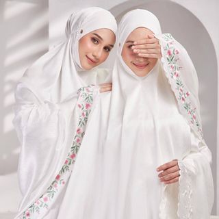(Category: ) located in . Submitted by beautiqat (Listing ID 1421649749, Image 1). Description: .