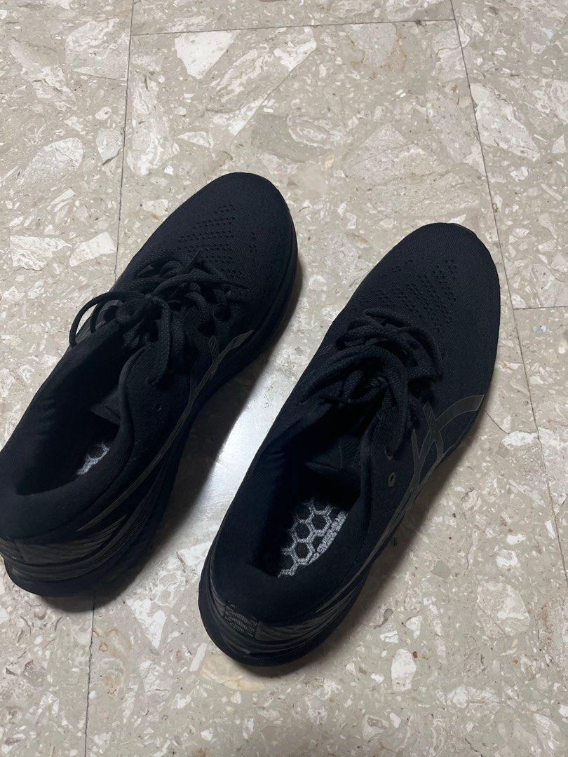 Asics Gel-Kayano 28 Black Running Shoes (Category: Sneakers) located in Singapore. Submitted by harinderpa67698 (Listing ID 1421739556, Image 3). Description: Brand new!! Must go!!!.