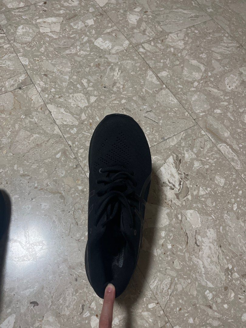 Asics Gel-Kayano 28 Black Running Shoes (Category: Sneakers) located in Singapore. Submitted by harinderpa67698 (Listing ID 1421739556, Image 2). Description: Brand new!! Must go!!!.