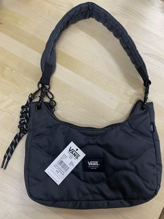 (Category: ) located in . Submitted by itsrarapreloved (Listing ID 1421775776, Image 1). Description: .