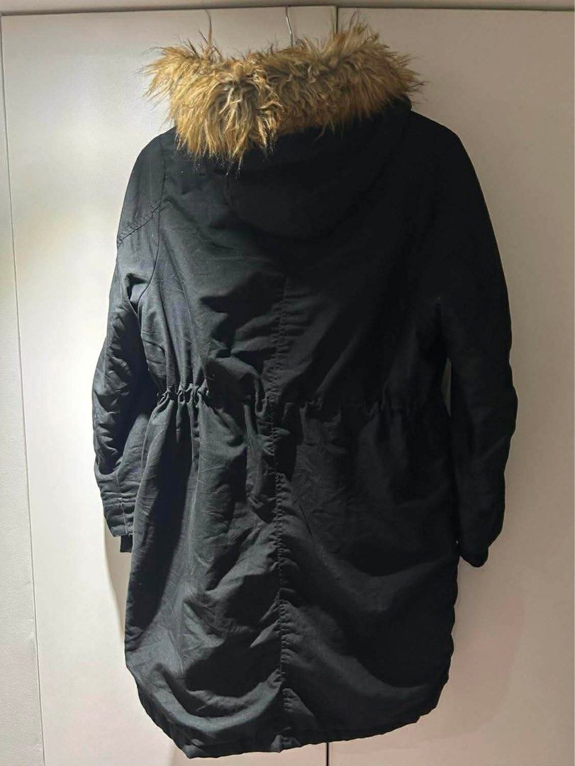 Black Trench Coat with Fur Lining (Category: Coats, Jackets and Outerwear) located in Quezon City. Submitted by r_decluttering (Listing ID 1421722347, Image 3). Description: Black Trench Coat with Fur Lining Thrifted; In Great Condition Fits Large | W: 20, L: 34, Arm: 23.5.