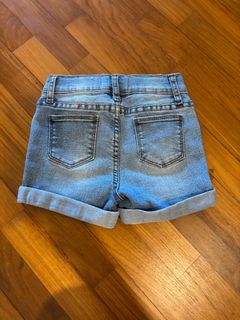 (Category: ) located in . Submitted by junkinthistrunk (Listing ID 1421703060, Image 1). Description: .