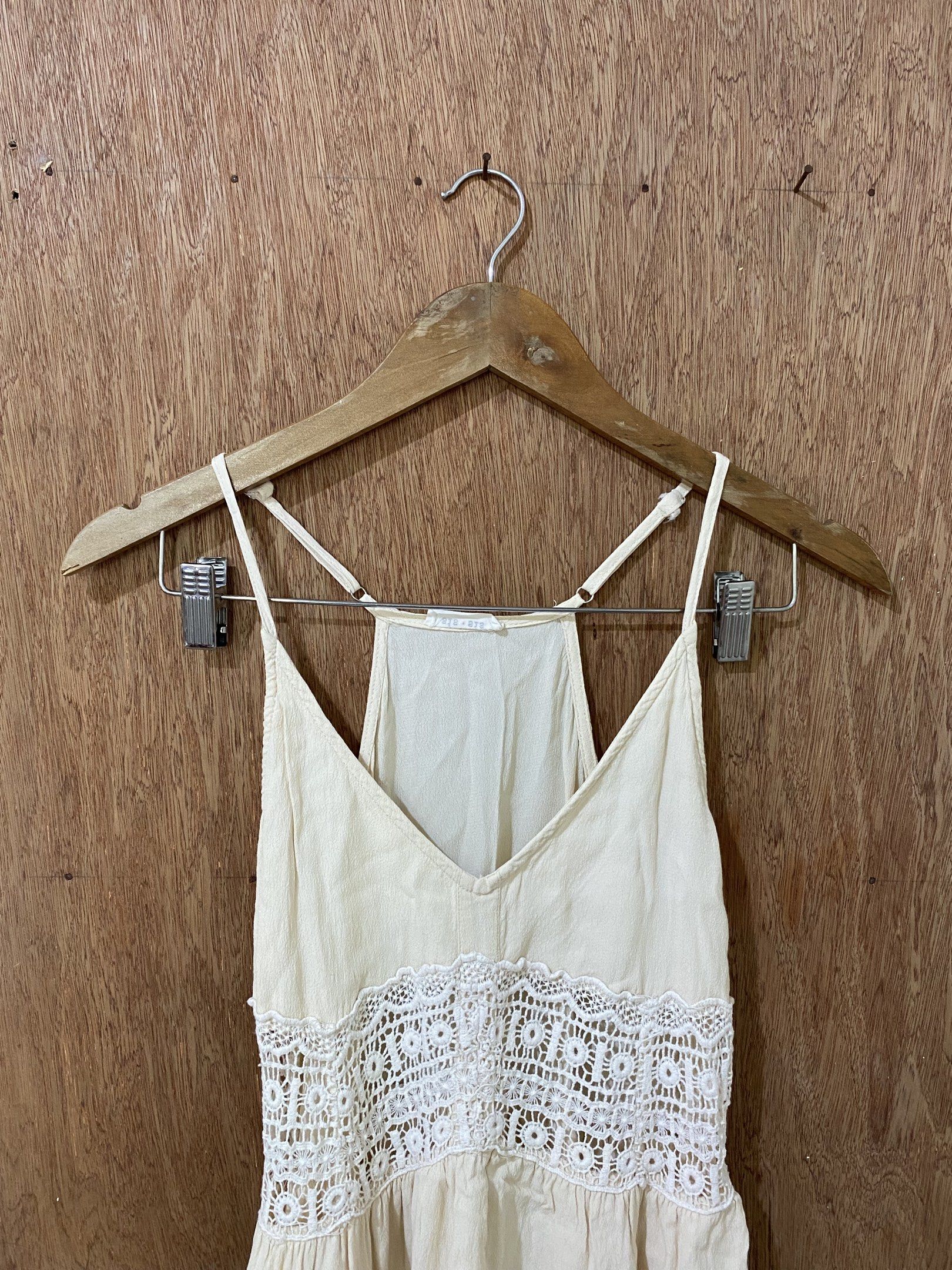 Cream-colored Spaghetti Strap Dress (Category: Dresses) located in Guimba. Submitted by xeeeyaaaah (Listing ID 1421621644, Image 3). Description: Linen dress Pang beach .