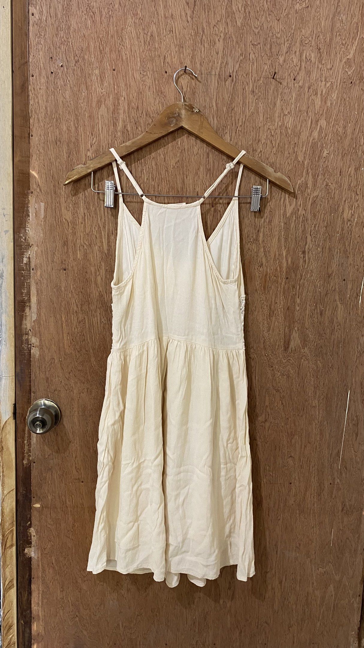 Cream-colored Spaghetti Strap Dress (Category: Dresses) located in Guimba. Submitted by xeeeyaaaah (Listing ID 1421621644, Image 2). Description: Linen dress Pang beach .