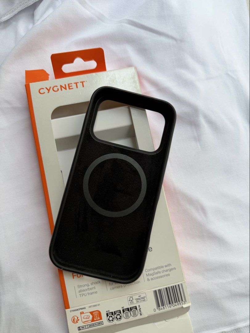 Cygnett Magnetic Silicone Case Iphone 17 pro (Category: Cases & Sleeves) located in Las Pinas. Submitted by shoptav (Listing ID 1421640311, Image 2). Description: Bought last Dec 2026 in powermac Rfs: not into silicone cases just tried it Nego.
