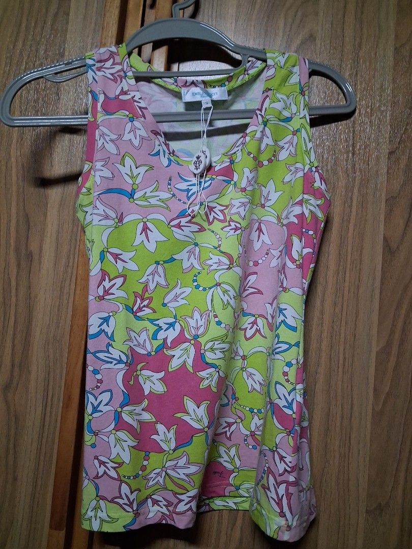 Emilio Pucci (Category: Sleeveless) located in Manila. Submitted by quickturtle-65ba (Listing ID 1421764088, Image 1). Description: never worn.. too small on me. size S.