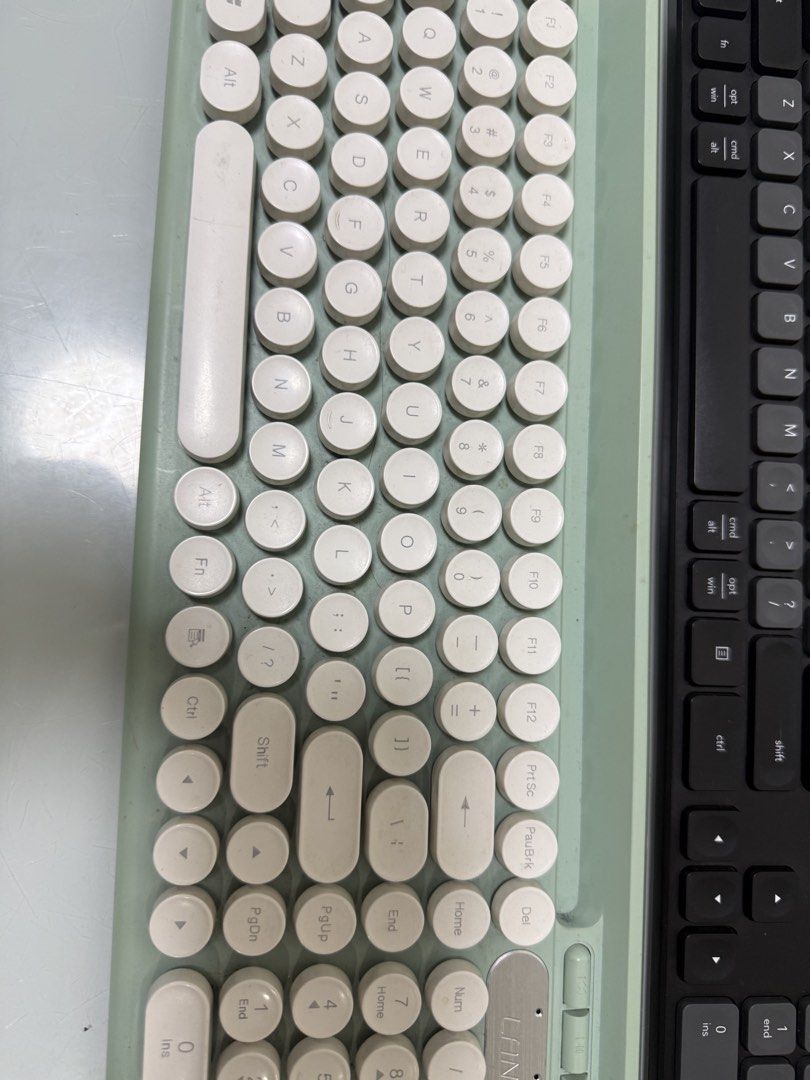 Fantech GO WK895 & Langtu LT500 Wireless Combo (Category: Computer Keyboard) located in Bulacan. Submitted by closetcollection2.0.ph (Listing ID 1421748417, Image 2). Description: Take All 500 only No issue .