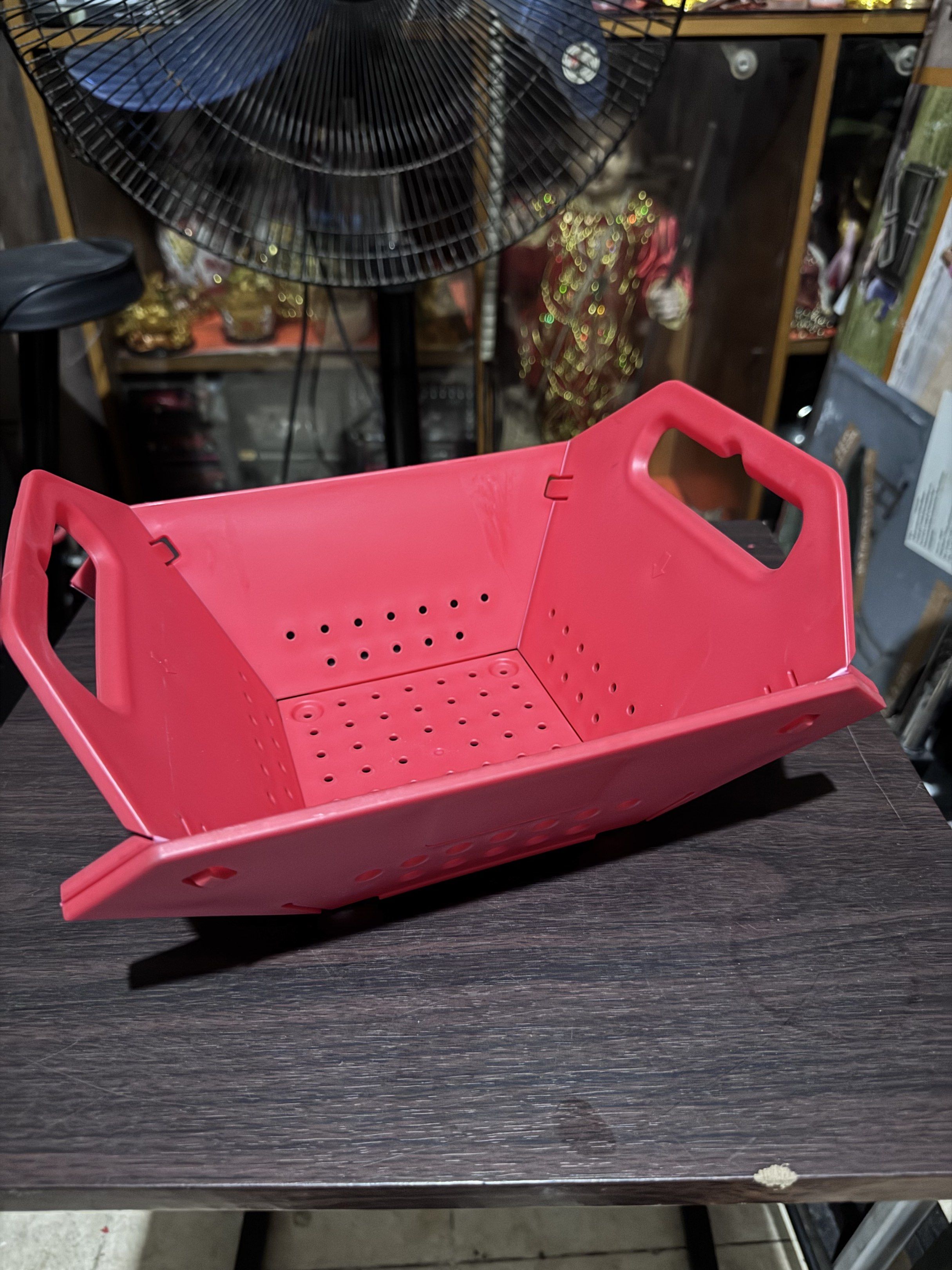 Foldable Chopping Block and Washing Basket (Category: Other Kitchenware & Tableware) located in Manila. Submitted by beimma (Listing ID 1421693751, Image 2). Description: Foldable Chopping Block and Washing Basket Material: Pure PP Food Grade Heat Resisting Temp: 130 degress Celsius Product Size: 265 x 220 138mm.
