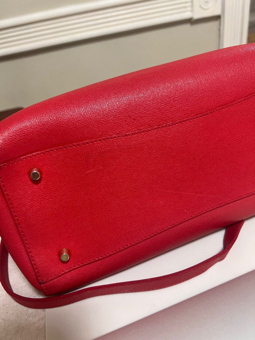 Furla Shoulder Bag (Category: Luxury Bags & Wallets) located in Taguig. Submitted by studio26 (Listing ID 1421688005, Image 3). Description: PLEASE READ THE ENTIRE POST TO SEE ANSWERS TO COMMON QUESTIONS Furla Leather Bag Used with care Dimensions: 12x8x5 inches LOCATION Antipolo / Taguig PAYMENT Cashless payment only. GCash or BPI. DELIVERY To be arranged and shouldered by buyer. .
