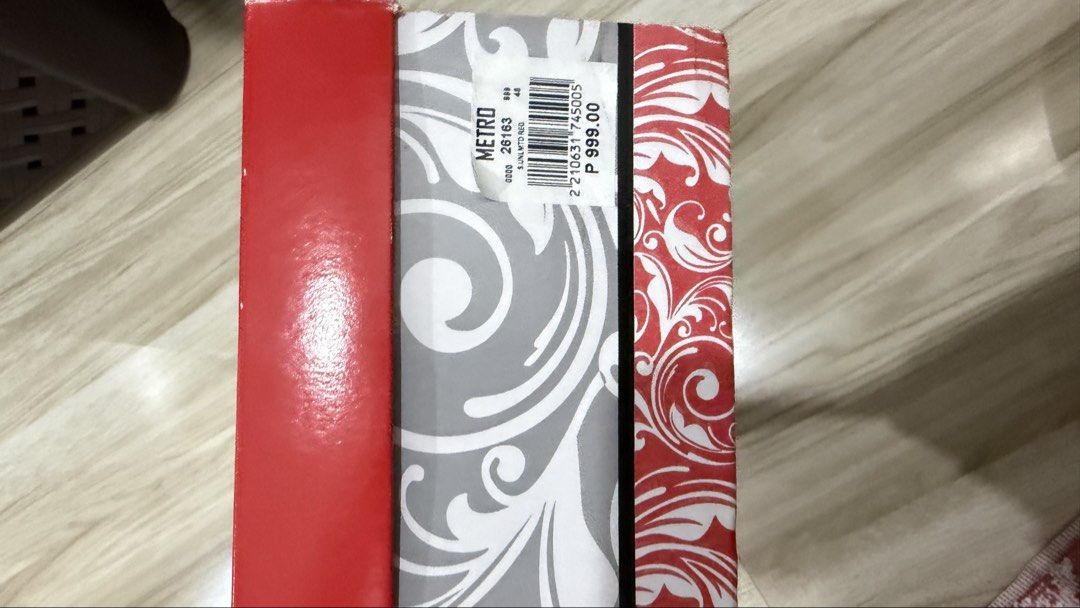 Hello 101-70 White Heels (Category: Heels) located in Taguig. Submitted by hapipeachy (Listing ID 1421717136, Image 1). Description: .