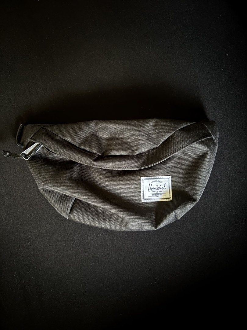 Herschel Supply Co. Waist Bag (Category: Belt bags, Clutches and Pouches) located in Rizal. Submitted by raegeki (Listing ID 1421707198, Image 1). Description: Herschel waist bag - Color: Black - Color Rate: 10/10 - Durable fabric - Main compartment with zipper - Small Herschel label - Ideal for phone, wallet, keys Like New Original/Authentic Mode of Payment: via GCash For Shipping Only.