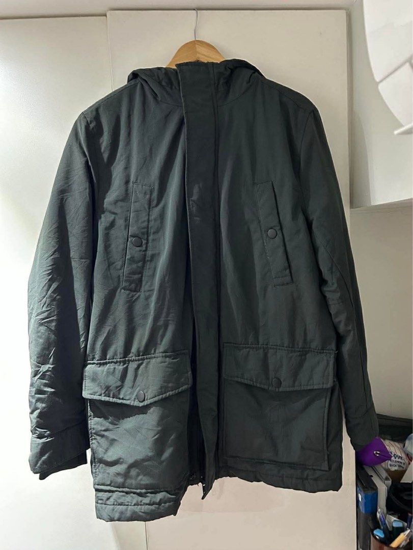 H&M Dark Green Puffer Jacket (Category: Coats, Jackets and Outerwear) located in Quezon City. Submitted by r_decluttering (Listing ID 1421722899, Image 1). Description: H&M Dark Green Puffer Jacket Nice winter wear In excellent condition Fits L-XL | W: 23.5, L: 33, Arm: 26.