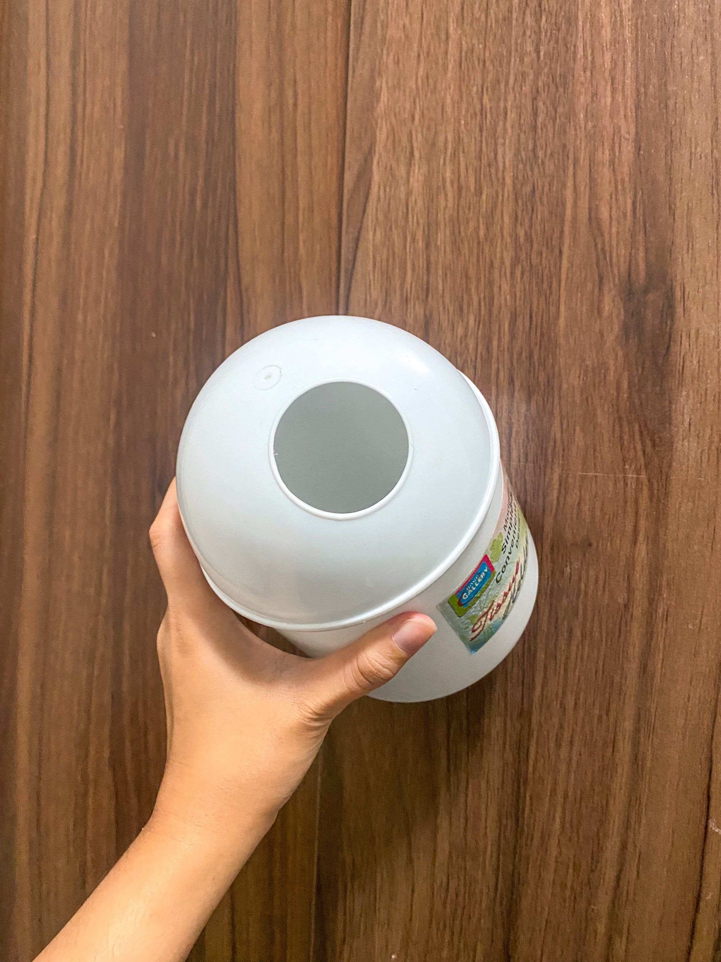 Home Gallery Tissue Holder (White) (Category: Storage Boxes & Baskets) located in Manila. Submitted by passmystyle (Listing ID 1421738858, Image 2). Description: Saglit lang nagamit, and nakatago lang for some time..
