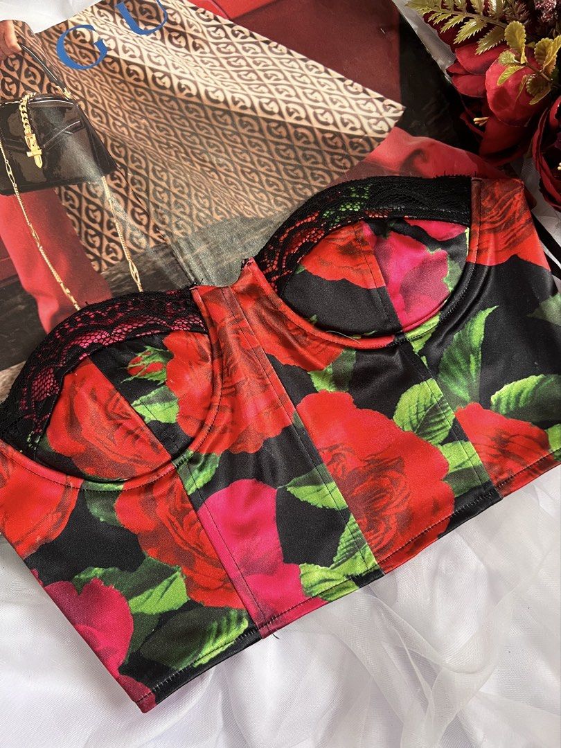 I Saw It First Floral Corset Top (Category: Others Tops) located in Las Pinas. Submitted by nakedstudio (Listing ID 1421623936, Image 2). Description: - Floral corset top - Red roses on black background - Sweetheart neckline - Lace detailing - Front zipper closure - Size: UK 8, US 4, EUR 36 - Adds elegance to any outfit.