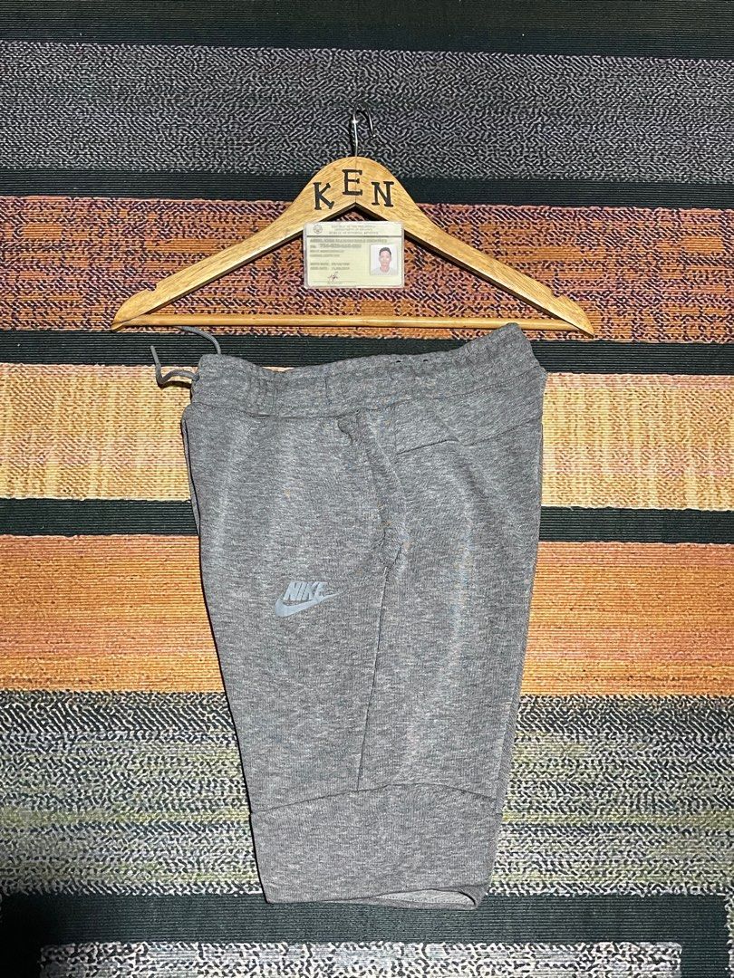 ike tech fleece (Category: Shorts) located in Cavite. Submitted by kirkellisnicholearbis (Listing ID 1421739918, Image 2). Description: nasa first pic po ang details ng item pm lang po kayo kung may iba pang tanong.