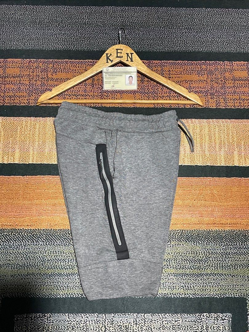 ike tech fleece (Category: Shorts) located in Cavite. Submitted by kirkellisnicholearbis (Listing ID 1421739918, Image 3). Description: nasa first pic po ang details ng item pm lang po kayo kung may iba pang tanong.