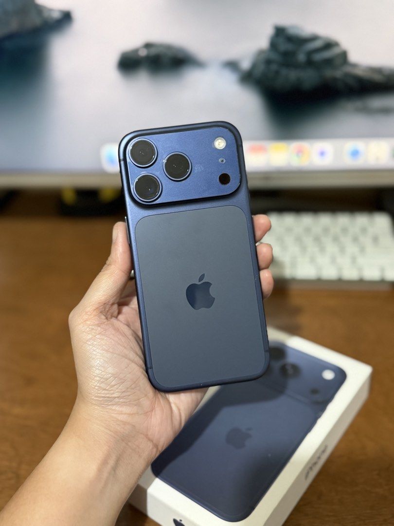 iPhone 17 Pro 256gb Factory Unlocked / Openline Blue FIXED PRICE ...