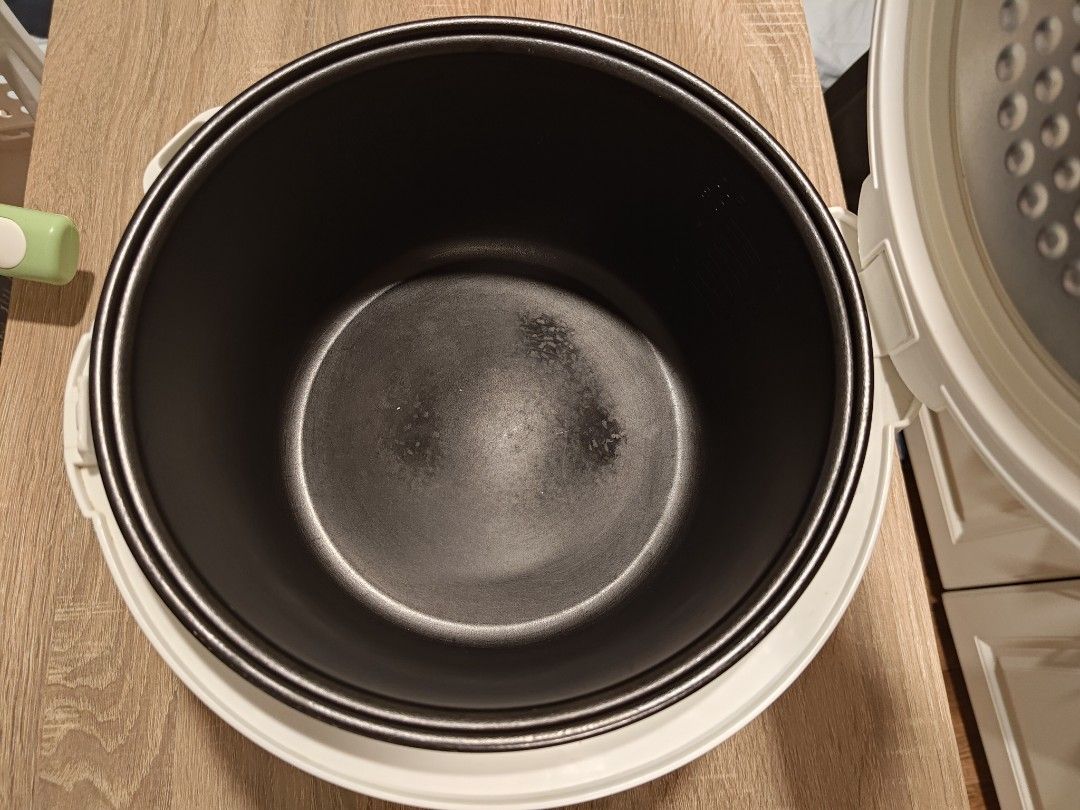 JHE Rice Cooker 1.5L, 家庭電器, 廚房電器, 鍋具 - Carousell