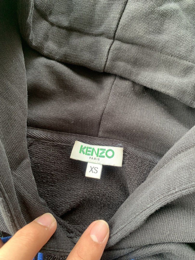 Kenzo Tiger Hoodie XS (Category: Hoodies) located in Tarlac. Submitted by durkk4ever (Listing ID 1421777754, Image 3). Description: - Authentic Kenzo hoodie - Size: XS - Features the classic tiger logo - Includes a hood and front pocket - Made of soft material - Kenzo Paris logo present.