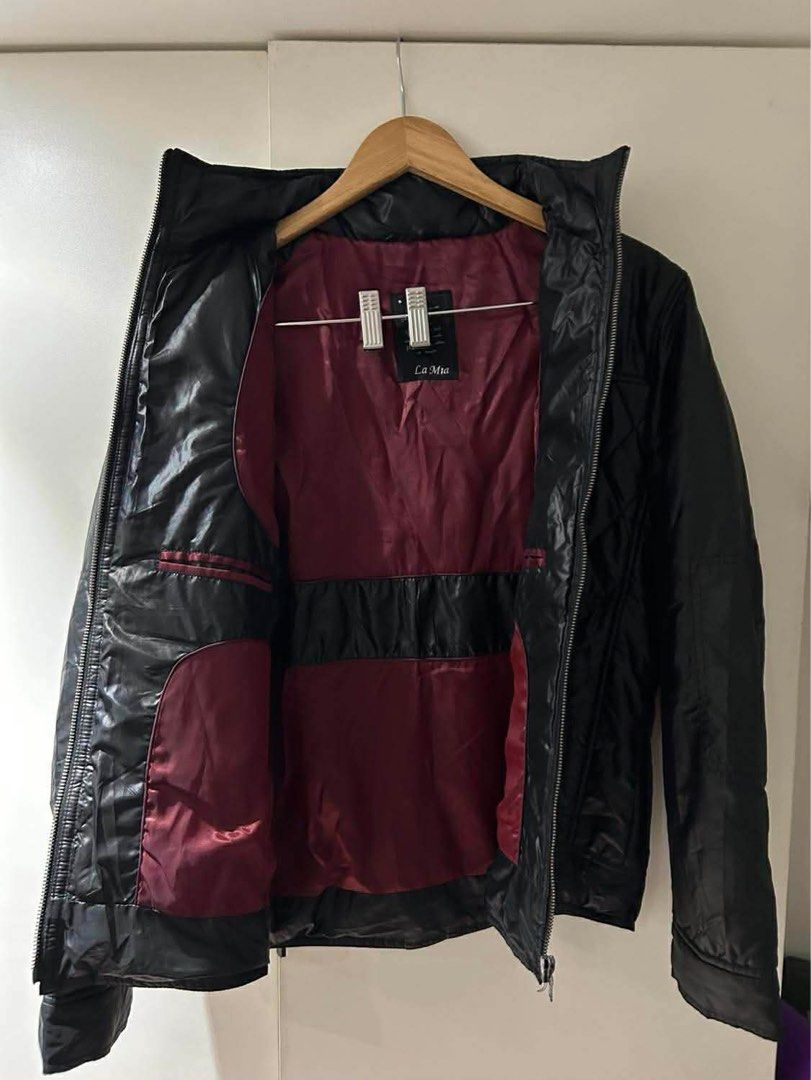 La Mia Black Puffer Jacket (Category: Coats, Jackets and Outerwear) located in Quezon City. Submitted by r_decluttering (Listing ID 1421723822, Image 2). Description: La Mia Black Puffer Jacket Thrifted; In Great Condition Fits M-L | W: 20, L: 24, Arm: 24.5.
