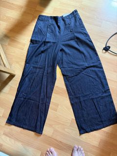 (Category: ) located in . Submitted by wardrobeclearer357 (Listing ID 1421675968, Image 1). Description: .