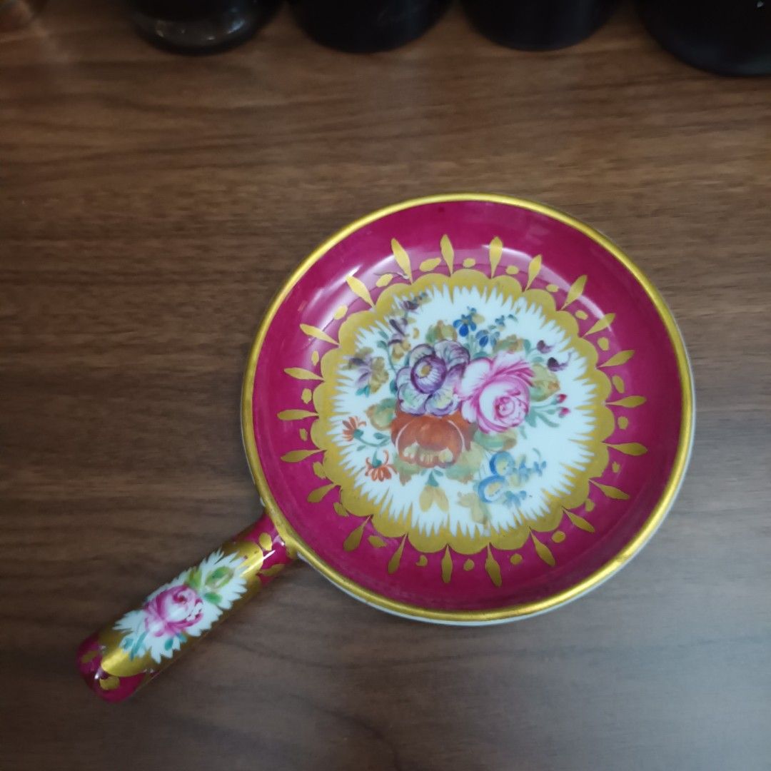 Limoges D.T. Handled Dish (Category: Dinnerware & Cutlery) located in Mandaluyong City. Submitted by bestill4610 (Listing ID 1421750579, Image 1). Description: Limoges floral handled dish Can serve as serving spoon dish Fuchsia pink with gold accents Marked "Limoges D.T." and "in France" 4.5" diameter .