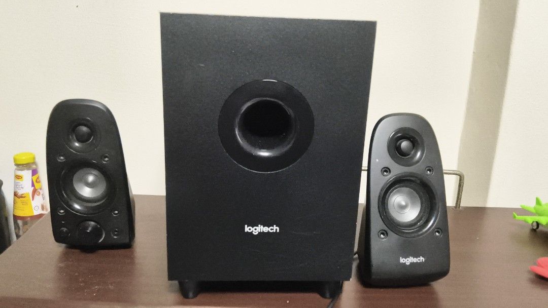 Logitech 2.1 Speaker System65671938123265112