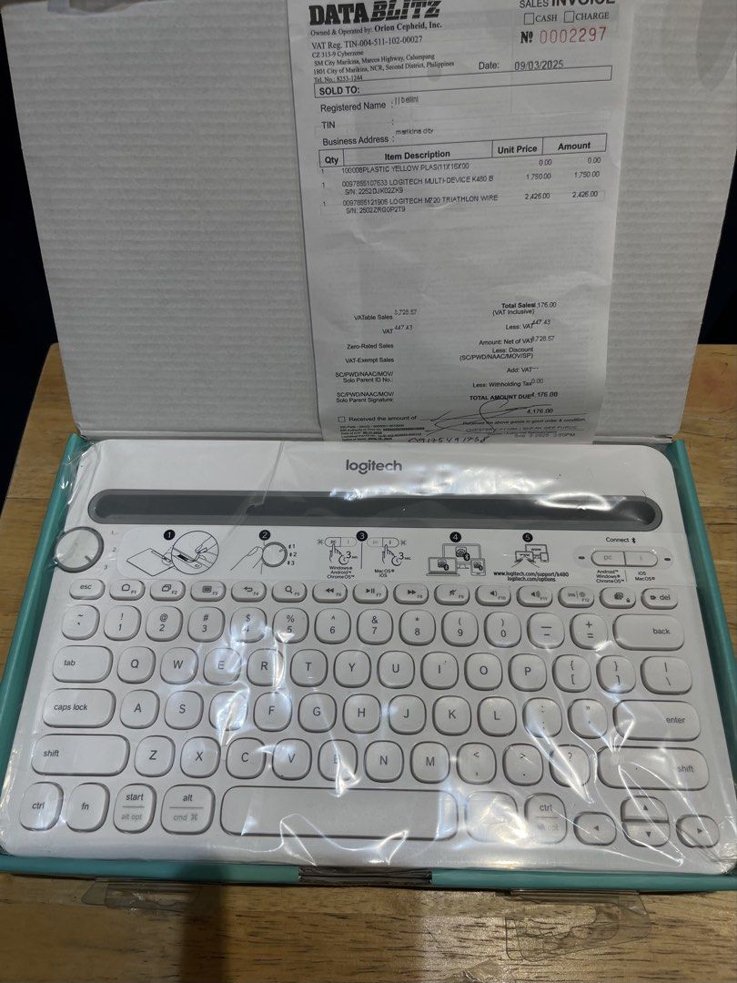 Logitech k480 bluetooth (Category: Computer Keyboard) located in Marikina City. Submitted by robgallery (Listing ID 1421651318, Image 2). Description: Tested only Reason for selling: I have to many keyboards let go ko iba K480 Bluetooth Keyboard features: 24-month battery life* - 10m wireless range* - On/Off power switch( para hindi ma pindot sa case or pouch or bag) - Battery indicator light Switch easily between devices Just turn the dial to sw