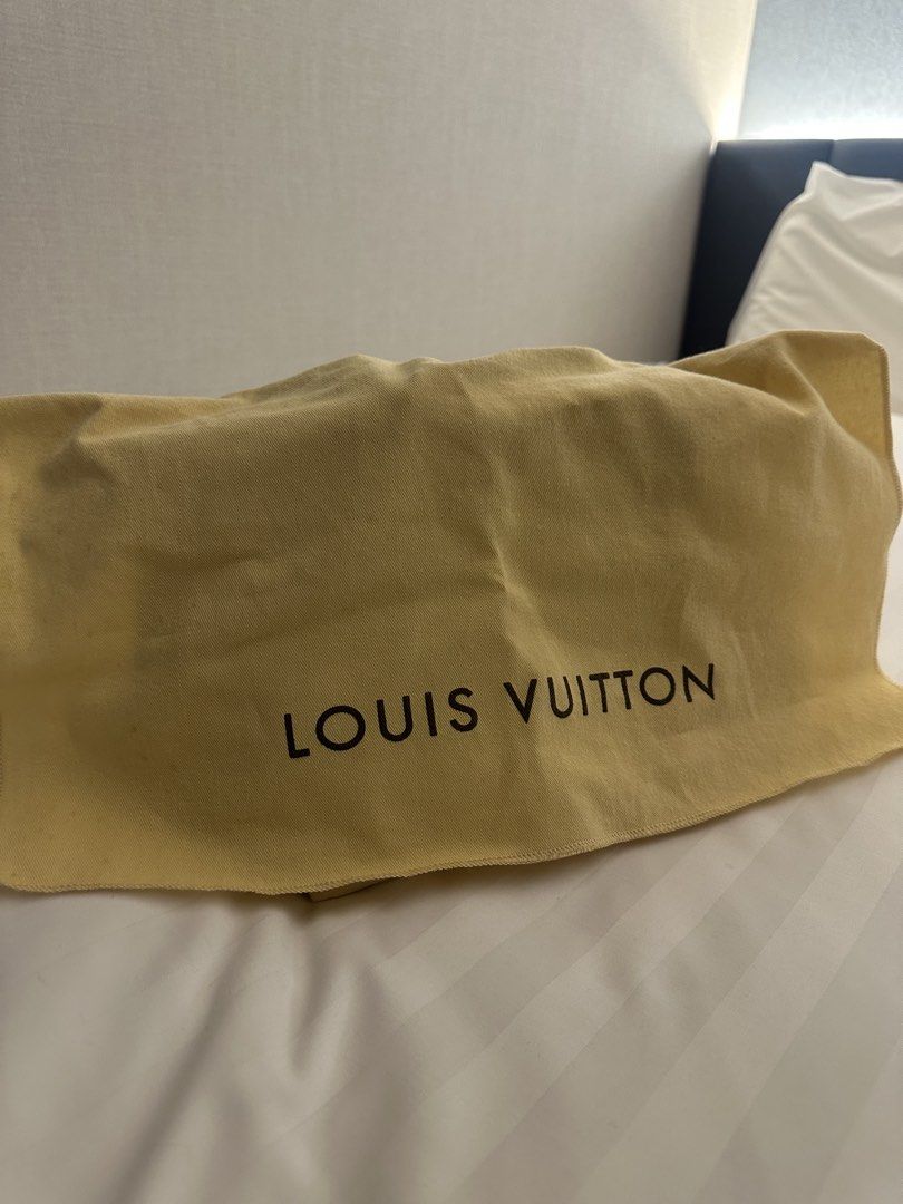 louis vuitton verona PM (Category: Luxury Bags & Wallets) located in Manila. Submitted by stack.in.it (Listing ID 1421735334, Image 2). Description: like new used a fee times lang.