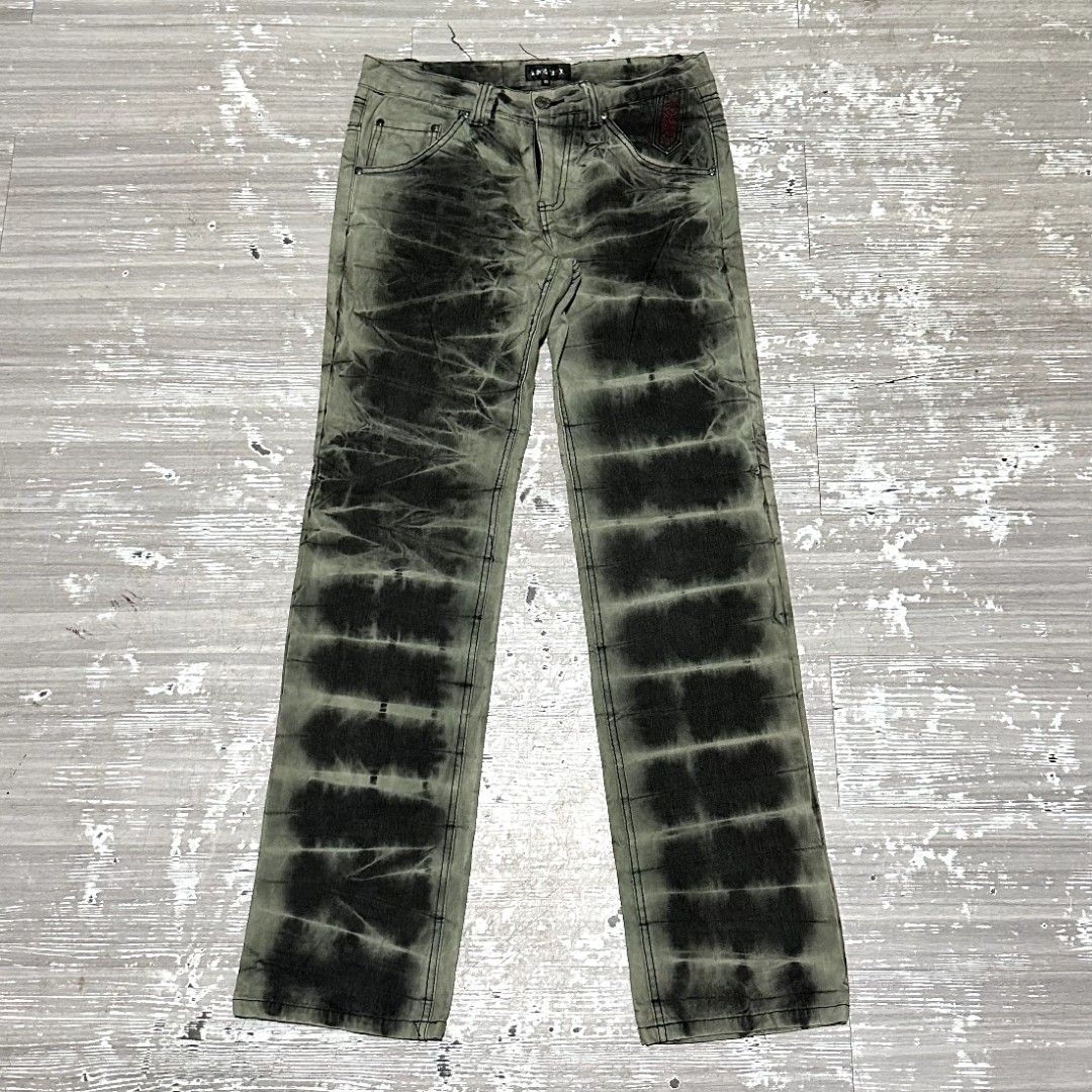 LOWBOX gothic pants (Category: Luxury Apparel) located in Zamboanga. Submitted by _oliverbmth (Listing ID 1421651384, Image 1). Description: want to sell‼️‼️‼️ lowbox gothic pants excellent condition no issue size 88 on tag dimes 17x42 2000 free ship pm📩.