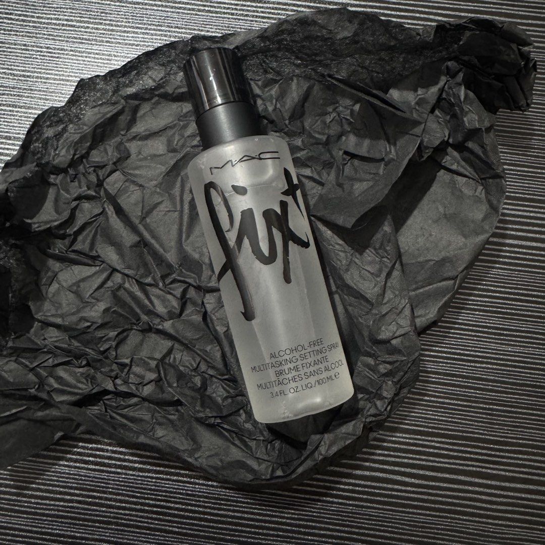 MAC Fix+ 100ML - No Box (Category: Makeup) located in Tuba. Submitted by rawr.club (Listing ID 1421625245, Image 1). Description: - MAC Fix+ Setting Spray - Multi-tasking formula - Sets makeup - Hydrates and refreshes skin - Alcohol-free - 100ml bottle - Suitable for all skin types - Use before or after makeup application Shipping via J&T weekends only.