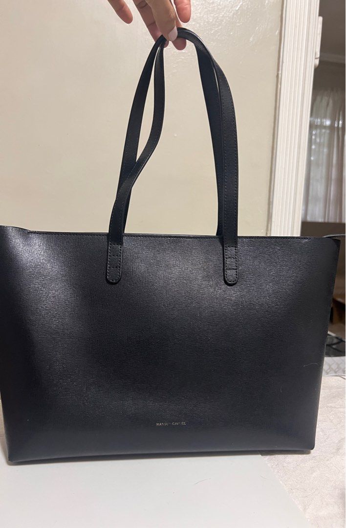 Mansur Gavriel Small Zip Tote (Category: Tote Bags) located in Taguig. Submitted by studio26 (Listing ID 1421700263, Image 1). Description: PLEASE READ THE ENTIRE POST TO SEE ANSWERS TO COMMON QUESTIONS Mansur Gavriel Small Zip Tote Measurements: 12.5x9.5x4.5 inches LOCATION Antipolo / Taguig PAYMENT Cashless payment only. GCash or BPI. DELIVERY To be arranged and shouldered by buyer. .