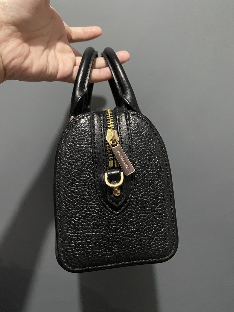 Michael Kors Black Satchel Bag (Category: Luxury Bags & Wallets) located in Batangas. Submitted by bagstolove2.0 (Listing ID 1421702768, Image 3). Description: Good condition.