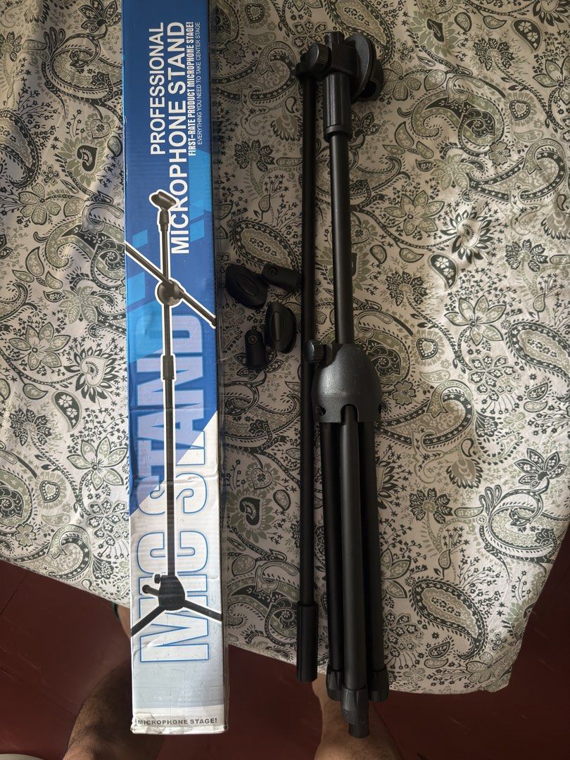 Microphone stand (Category: Microphones) located in Makati City. Submitted by RR_Shop (Listing ID 1421699971, Image 1). Description: Give you a discount if you buy more items! Reason to sell: I’m decluttering and selling pre-loved items. Payment options: - LBC: Prepaid COD - Lalamove: GCash payment .