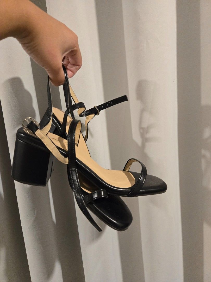 Milan Martha 2.5" Block Heels (Category: Heels) located in Makati City. Submitted by dnsskynz (Listing ID 1421771738, Image 2). Description: Milan Martha 2.5" Heel, Size 7 Bought in Oct 2025 from Milan Manila Official Store online. Used only once, condition is like new..