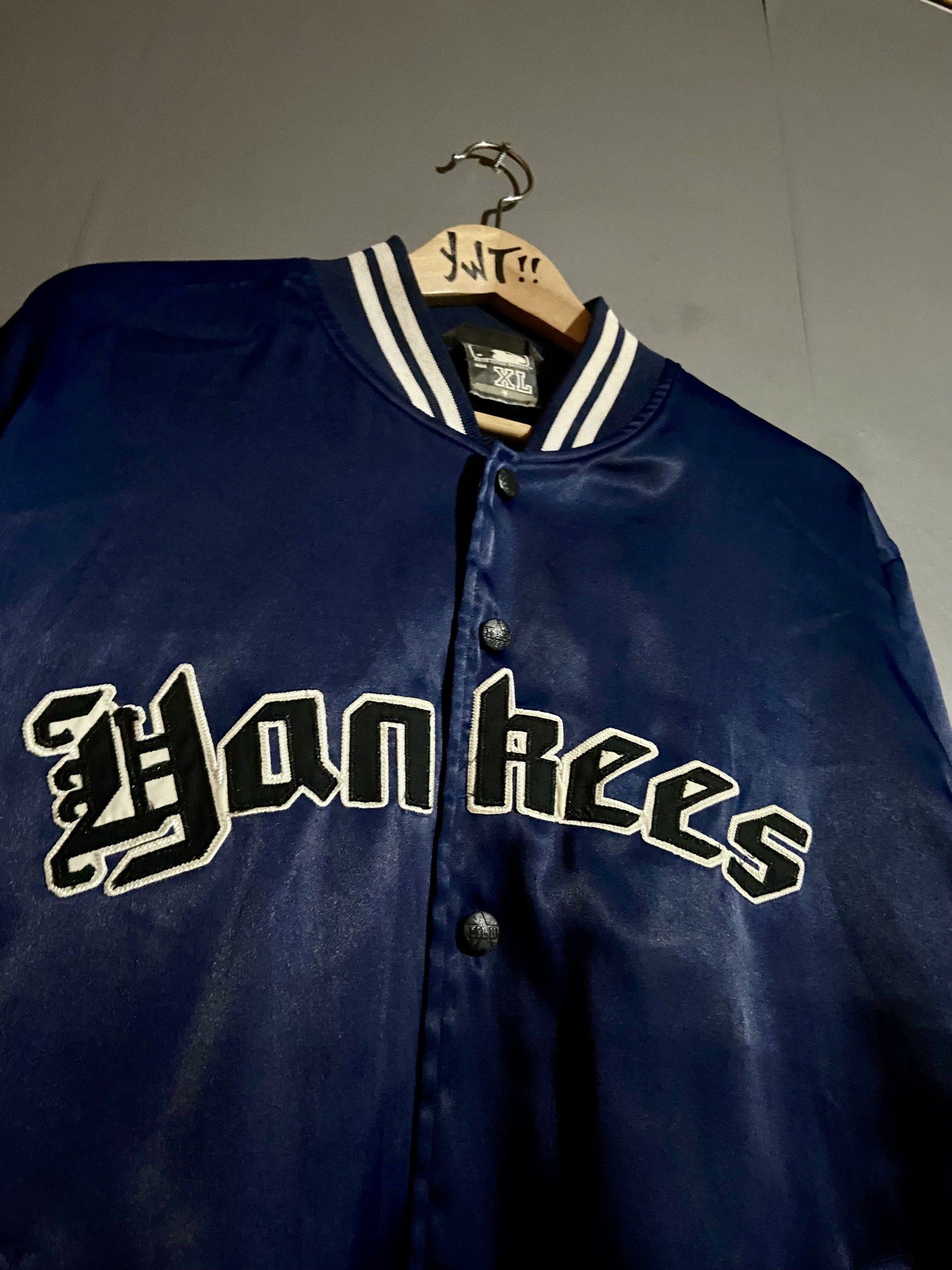MLB YANKEES VARSITY JACKET (Category: Activewear) located in Cabuyao City. Submitted by chukz_x (Listing ID 1421751895, Image 3). Description: MLB YANKEES VARSITY JACKET Size : XL Dimes : 24W 29.5L Condition : Excellent Issue : None Price : 1,500 📍Cabuyao Laguna.