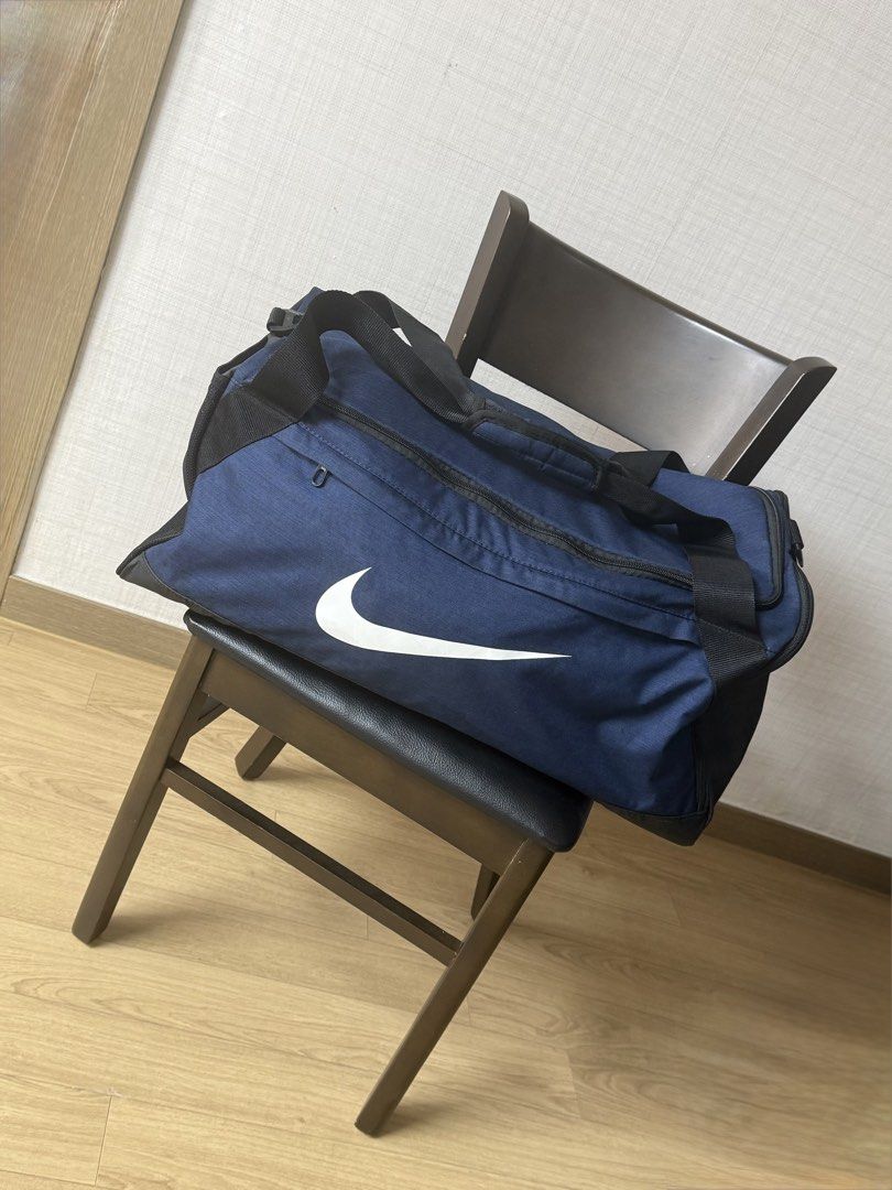 Nike Duffel Bag ( 2ndhand ) (Category: Sling Bags) located in Angeles City. Submitted by davenly (Listing ID 1421705535, Image 1). Description: Location: PAMPANGA For shipping via J&T Regular Actual photo posted .