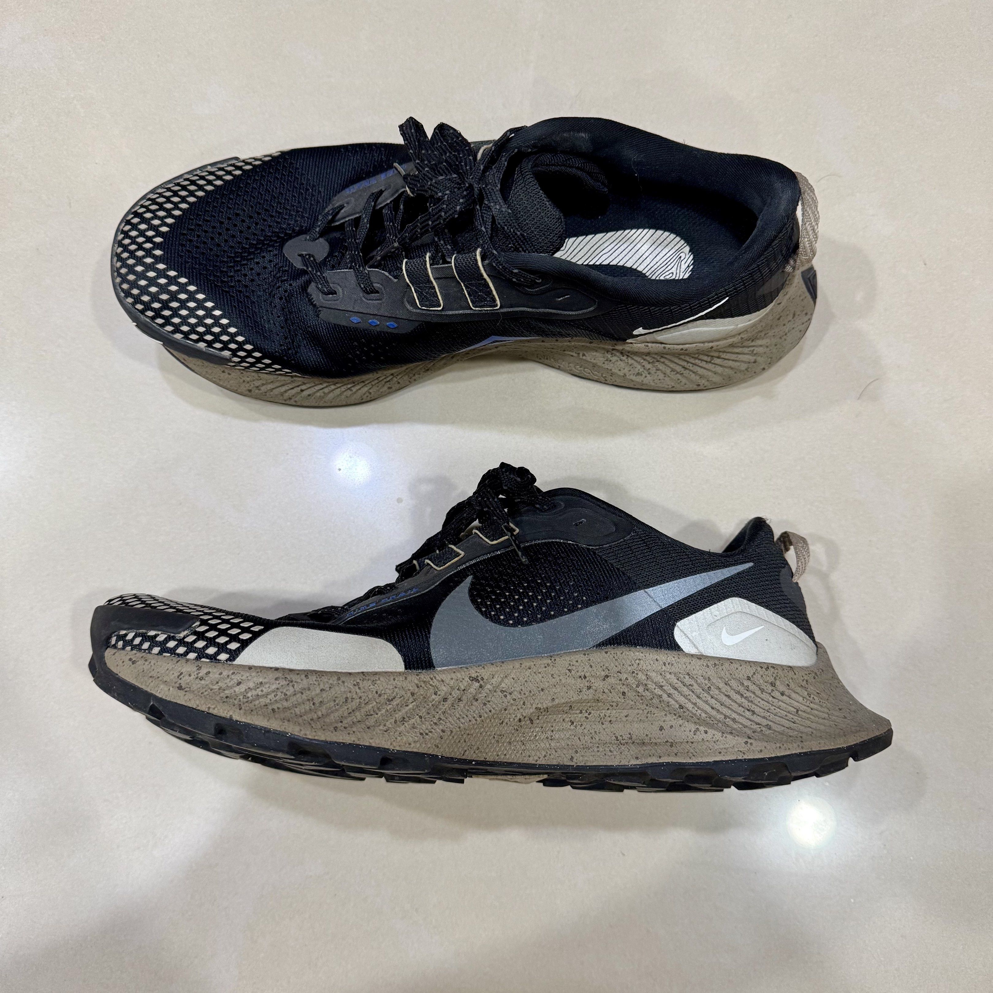 pegasus trail 3 black khaki